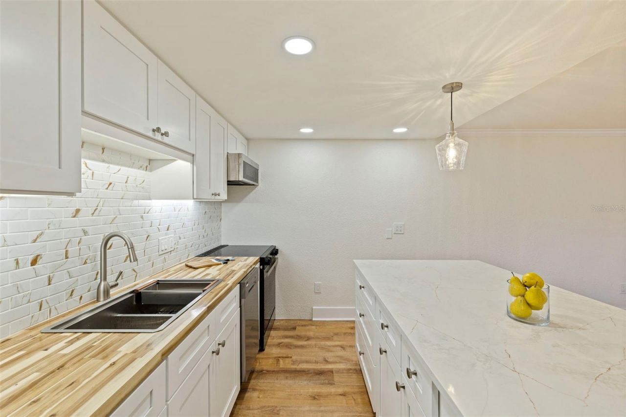 109 16th Avenue, Unit 3, Indian Rocks Beach, FL 33785 Photo