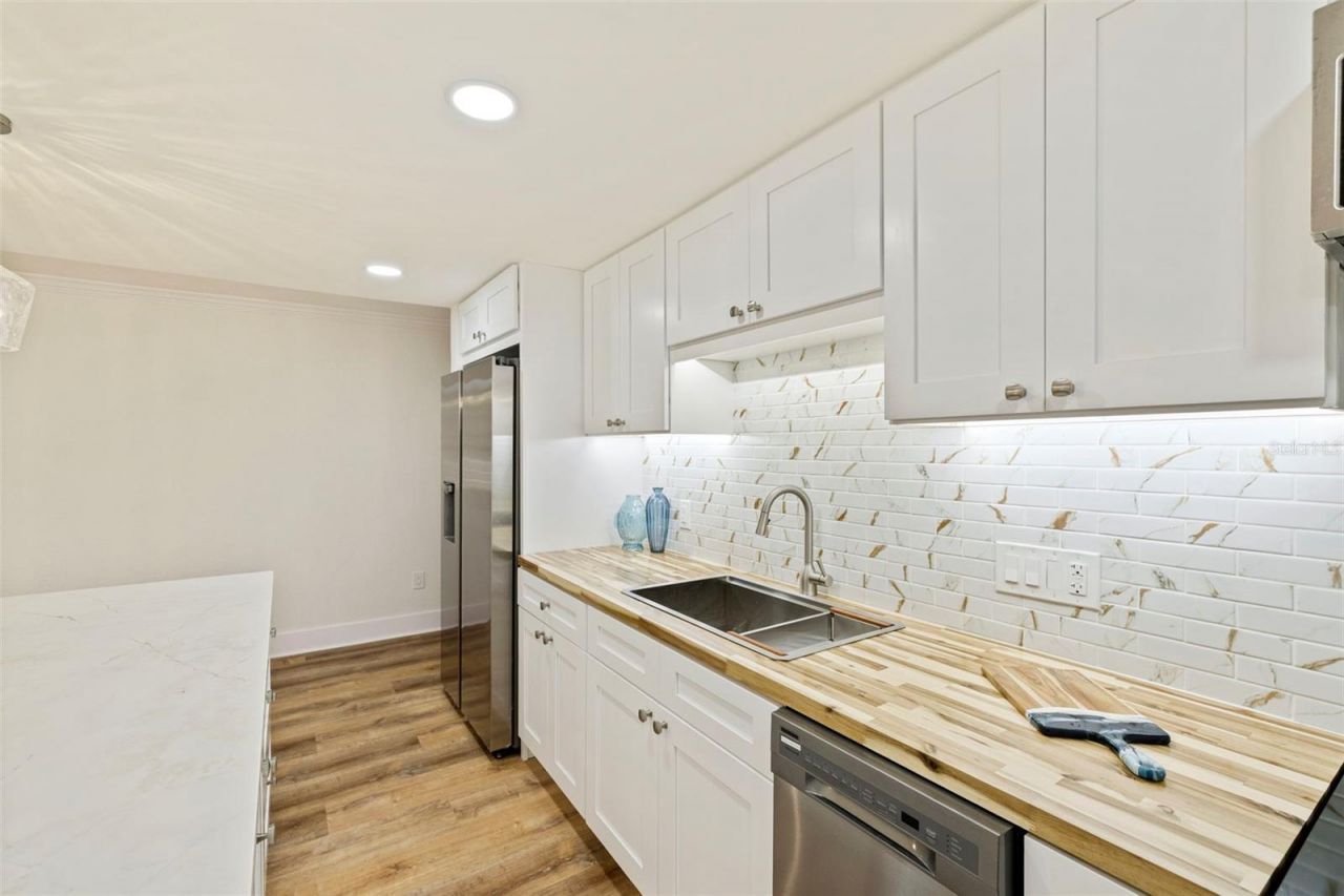 109 16th Avenue, Unit 3, Indian Rocks Beach, FL 33785 Photo