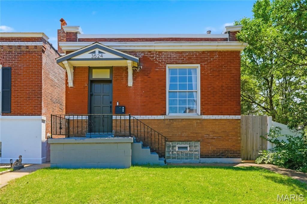 3524 Grace Avenue, Saint Louis, MO 63116 Main Photo