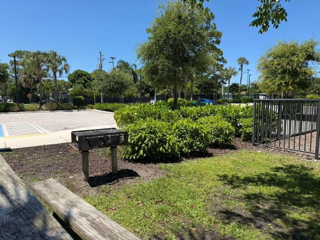 4260 Lakewood Road, Unit 205, Lake Worth Beach, FL 33461 Photo