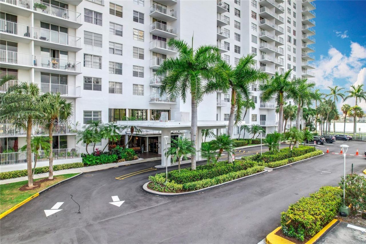2851 NE 183rd Street, Unit 2117, Aventura, FL 33160 Photo
