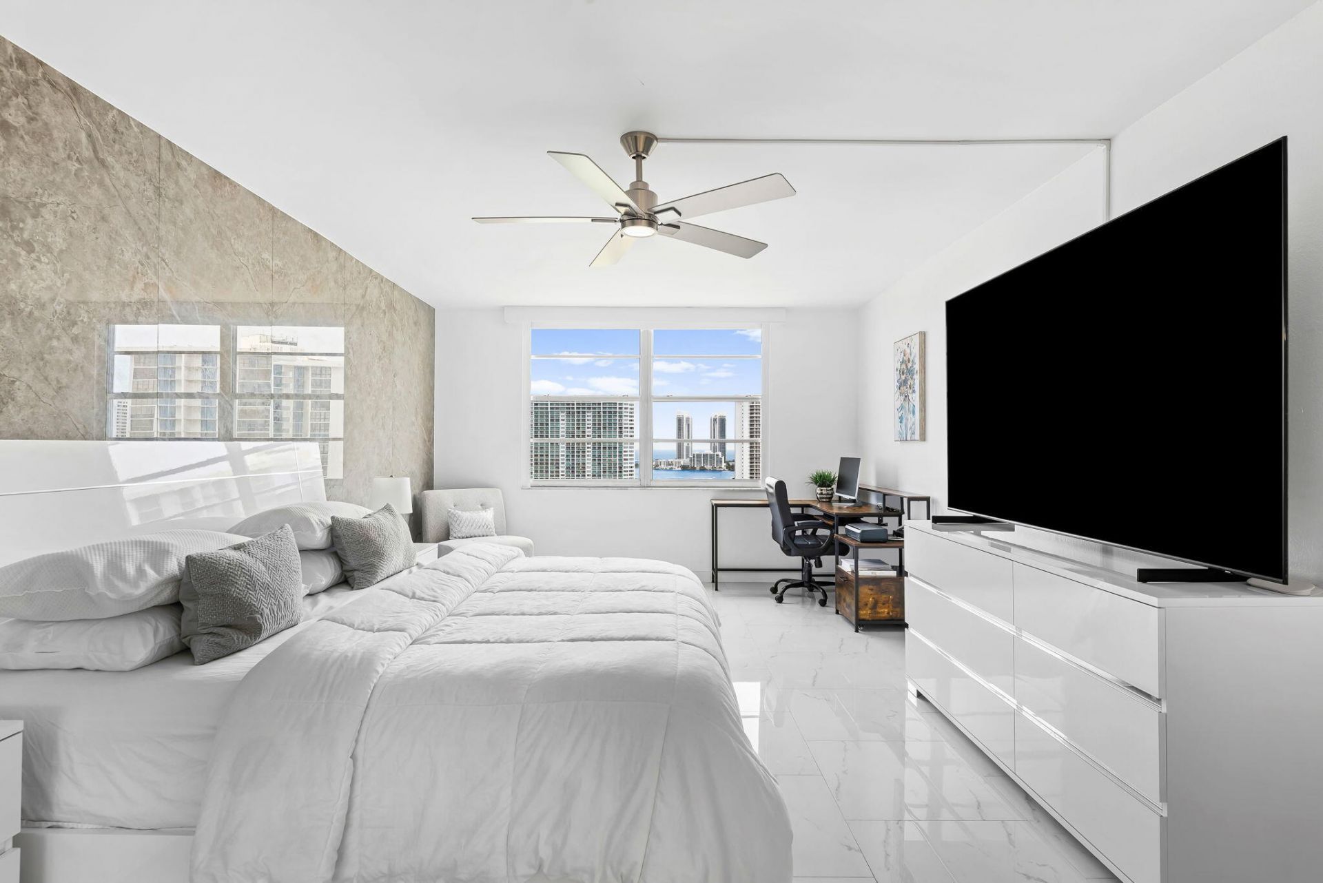 2851 NE 183rd Street, Unit 2117, Aventura, FL 33160 Photo