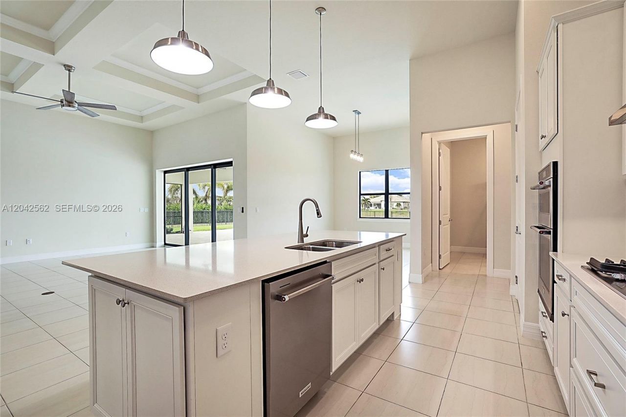 9117 Balsamo Dr , Palm Beach Gardens, FL 33412 Photo