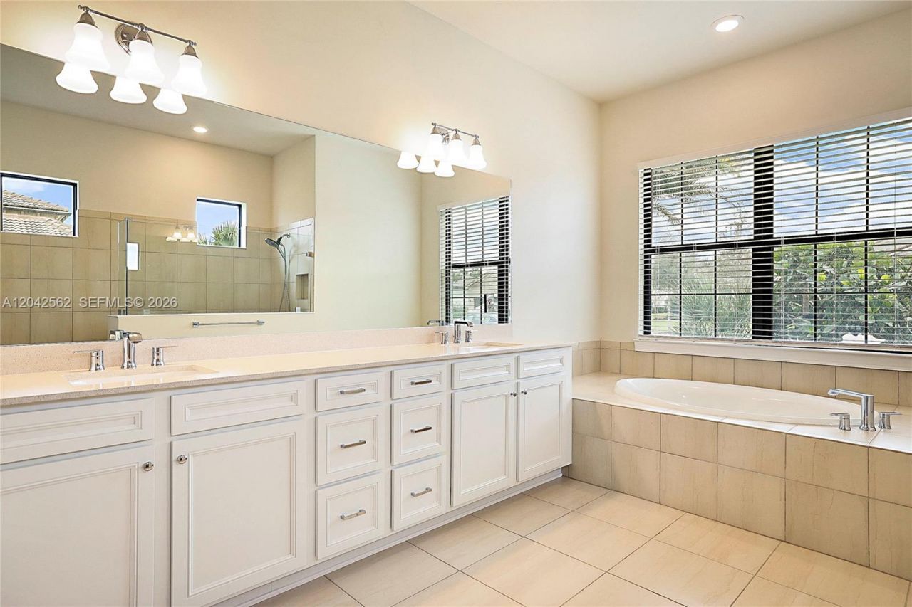 9117 Balsamo Dr , Palm Beach Gardens, FL 33412 Photo