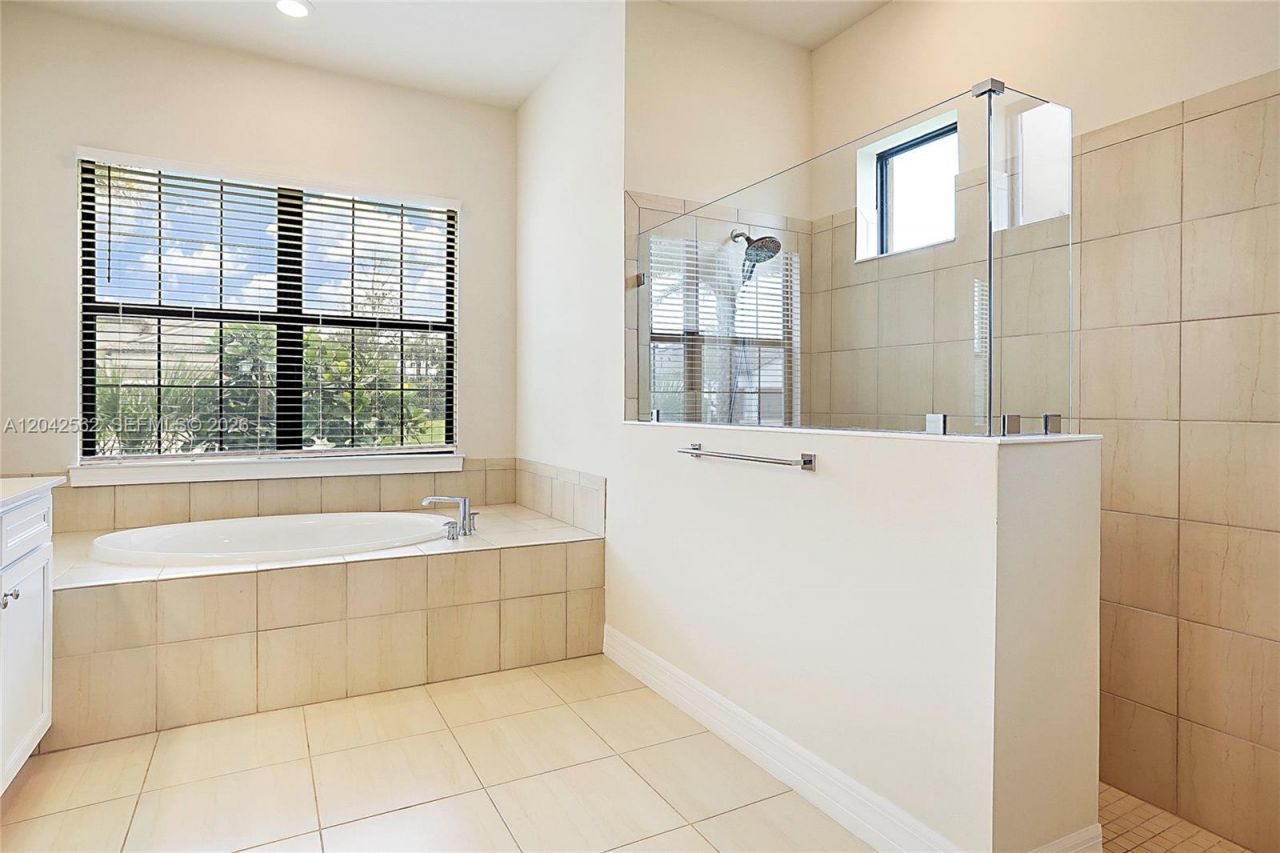 9117 Balsamo Dr , Palm Beach Gardens, FL 33412 Photo