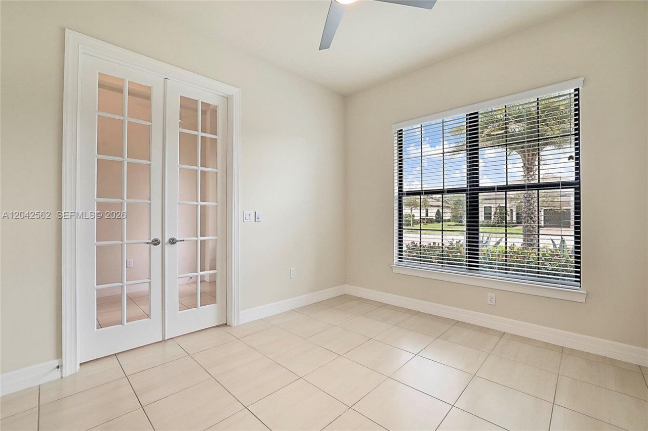 9117 Balsamo Dr , Palm Beach Gardens, FL 33412 Photo
