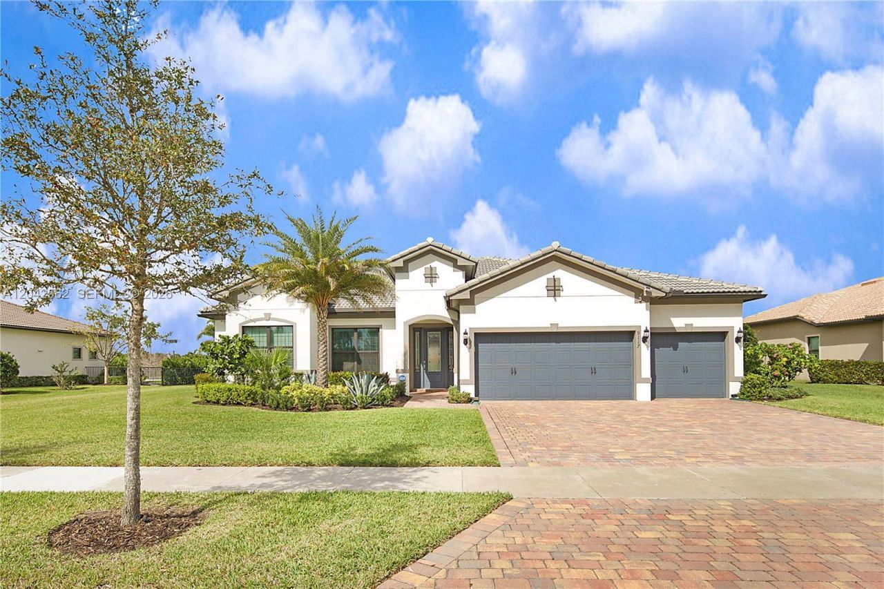 9117 Balsamo Dr , Palm Beach Gardens, FL 33412 Photo