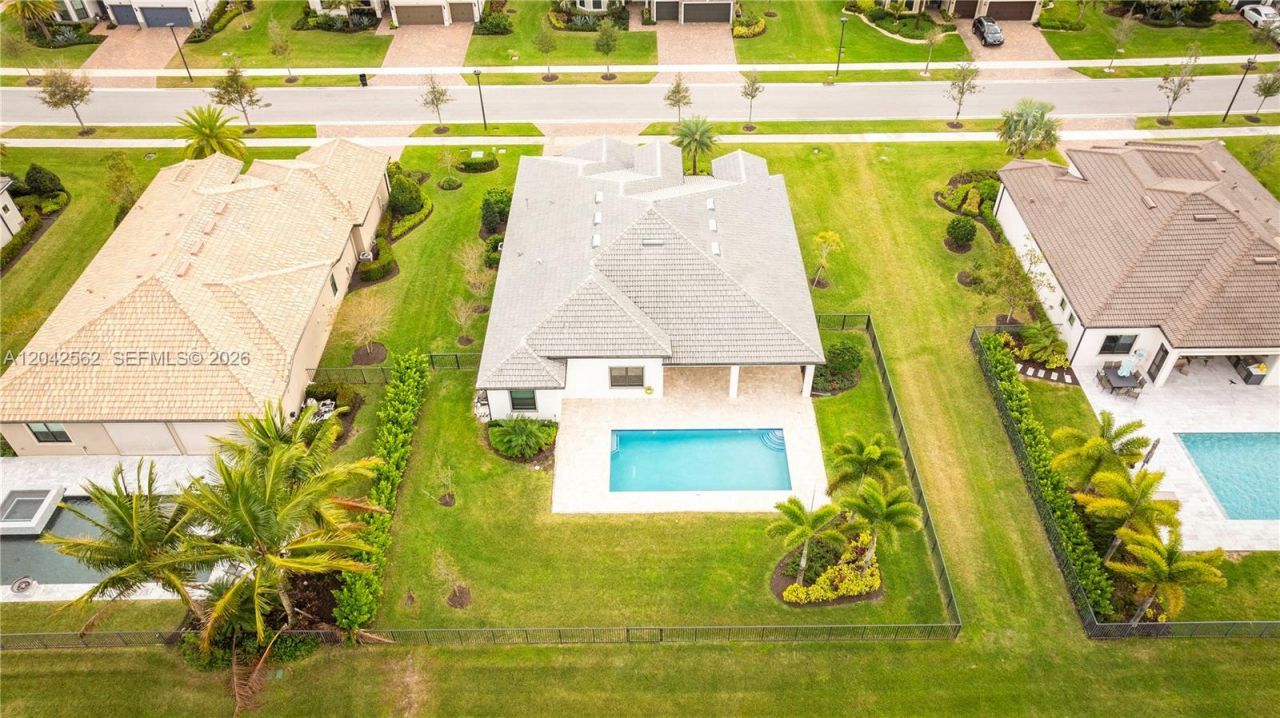 9117 Balsamo Dr , Palm Beach Gardens, FL 33412 Photo
