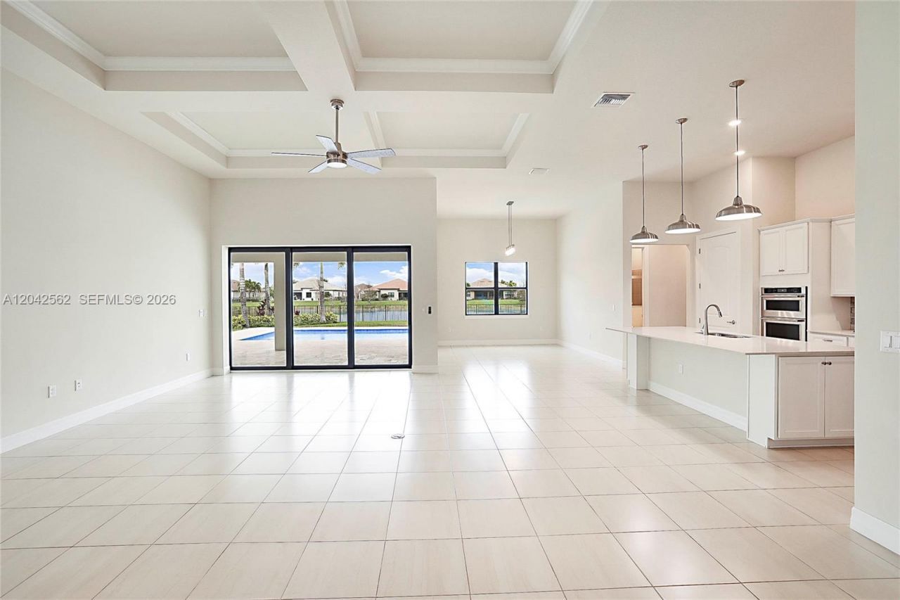 9117 Balsamo Dr , Palm Beach Gardens, FL 33412 Photo