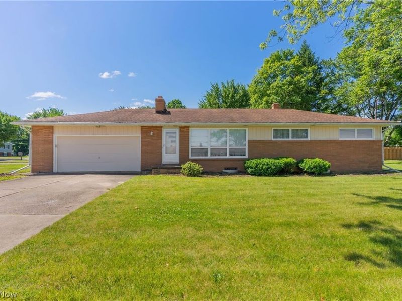 253 Earl Drive NW, Warren, OH 44483 Photo 1