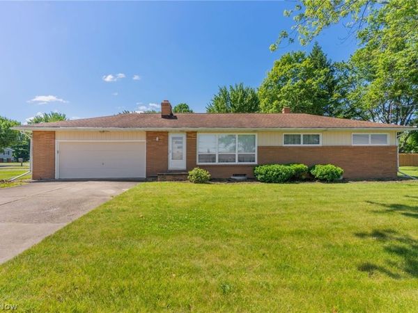 253 Earl Drive NW, Warren, OH 44483