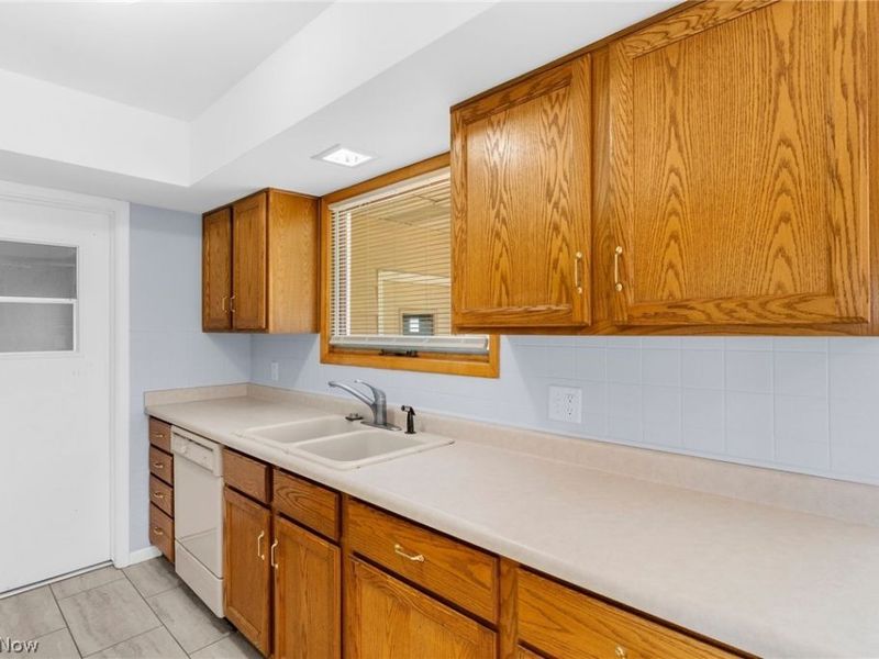 253 Earl Drive NW, Warren, OH 44483 Photo 14