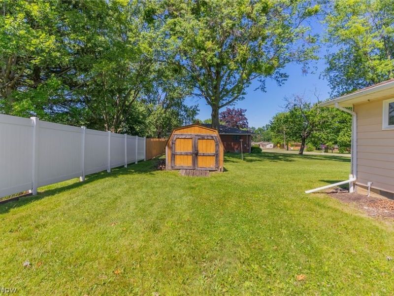253 Earl Drive NW, Warren, OH 44483 Photo 34