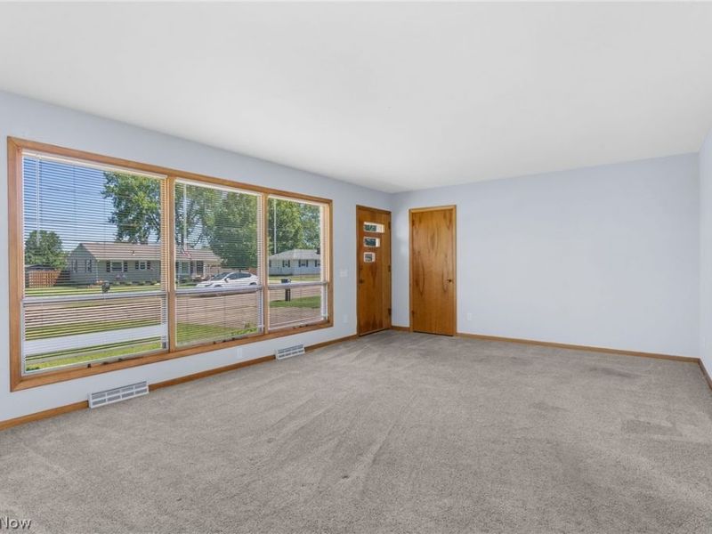 253 Earl Drive NW, Warren, OH 44483 Photo 9