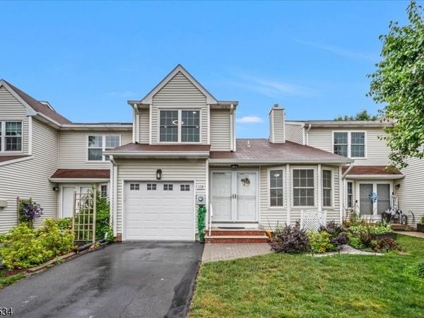 119 Choctaw Ridge Rd, Branchburg, NJ 08876