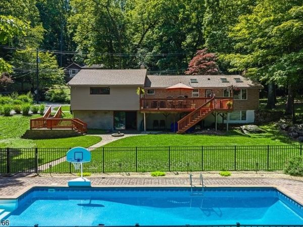 166 Glenside Trl, Byram, NJ 07871
