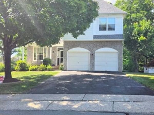 51 Bouwrey Pl, Readington, NJ 08889