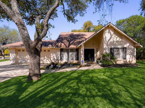 5801 Windvale Drive, Windcrest, TX 78239