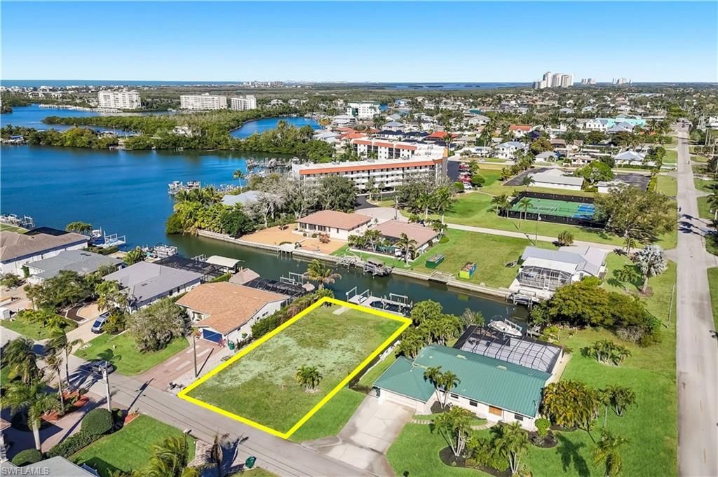 207 6th St, Bonita Springs, FL 34134 Photo