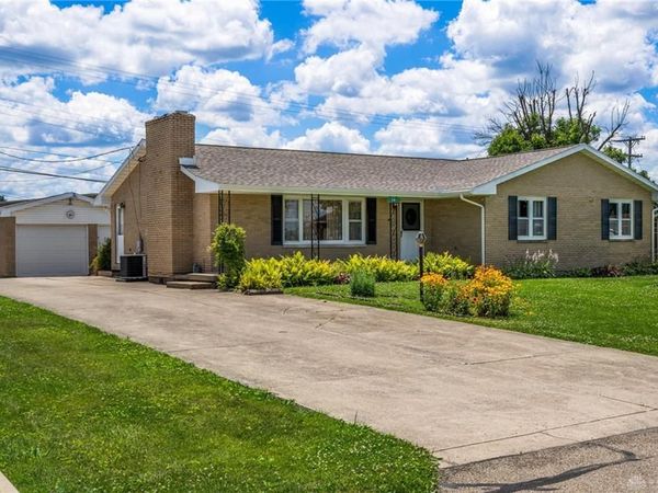 14 Greeneview Drive, Jamestown Vlg, OH 45335
