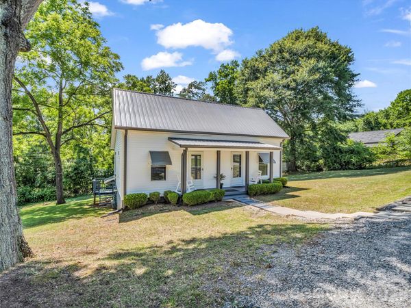 193 Middle Street , Ellenboro, NC 28040