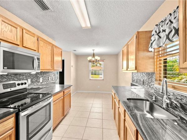 1190 12th Court SW, Vero Beach, FL 32962