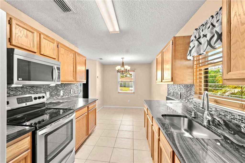 1190 12th Court Sw, Vero Beach, FL 32962 Photo