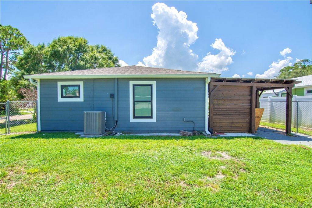 1190 12th Court Sw, Vero Beach, FL 32962 Photo