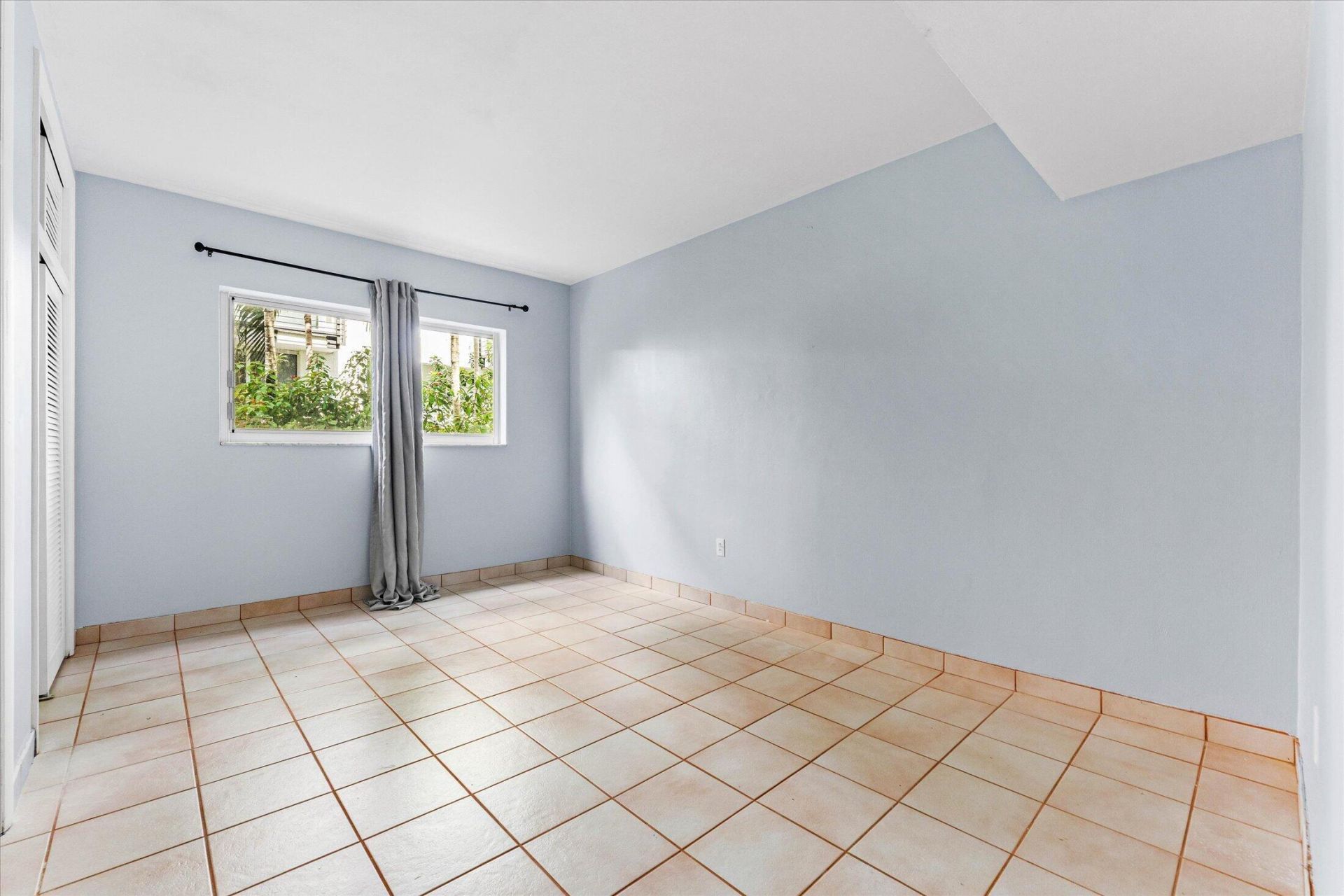 1145 101 St, Unit 1, Bay Harbor Islands, FL 33154 Photo