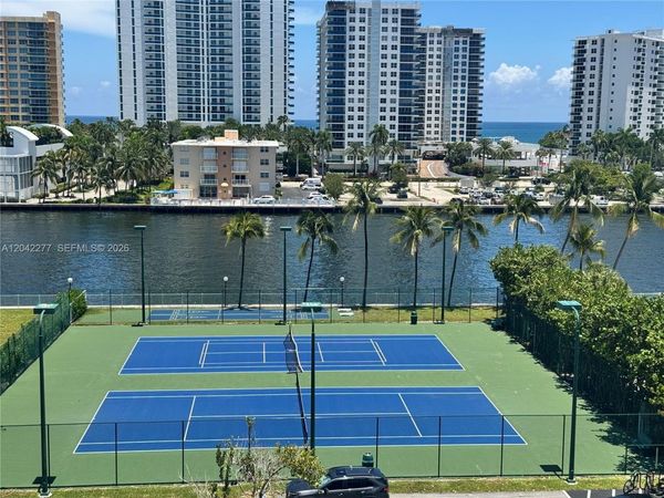 1000 Parkview Dr , Unit 726, Hallandale Beach, FL 33009