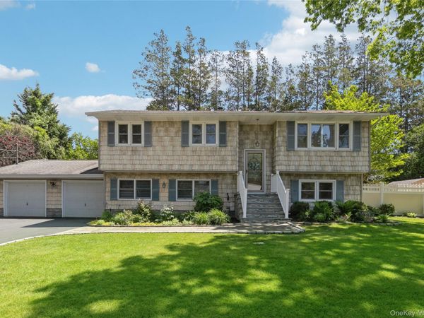 115 Clarendon Road, Ronkonkoma, NY 11779