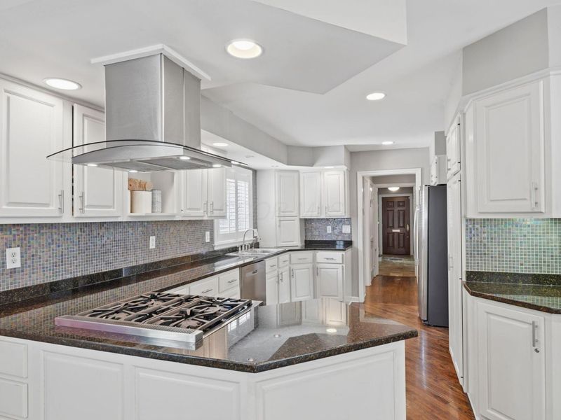 2724 Sherwood Road, Columbus, OH 43209 Photo 10