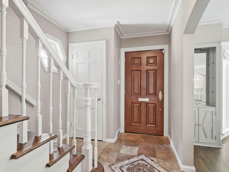 2724 Sherwood Road, Columbus, OH 43209 Photo 4