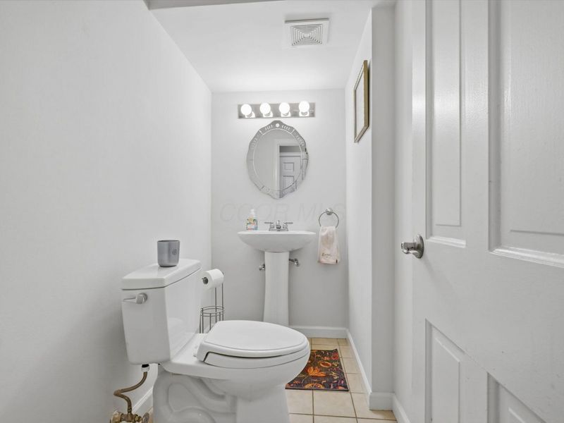 2724 Sherwood Road, Columbus, OH 43209 Photo 5