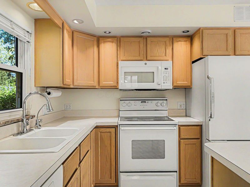 93 N Harding Road, Columbus, OH 43209 Photo 15