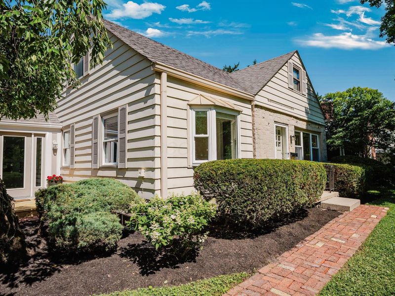 93 N Harding Road, Columbus, OH 43209 Photo 2