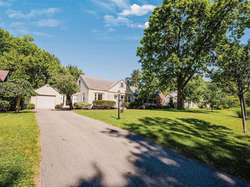 93 N Harding Road, Columbus, OH 43209 Photo 5
