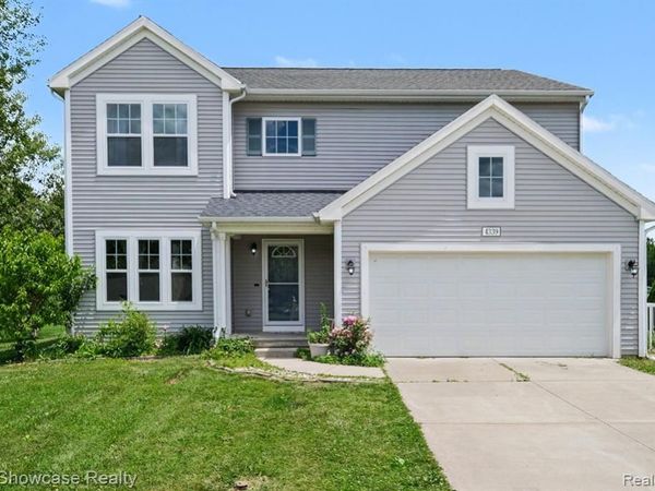 4339 Pebble Creek Boulevard, Burton, MI 48439