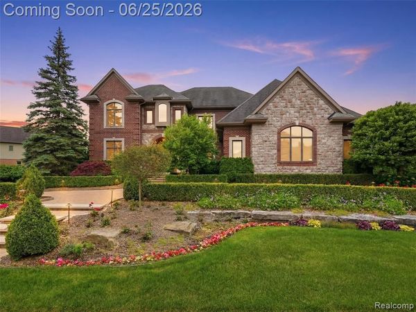 21081 Equestrian Trail, Novi, MI 48167