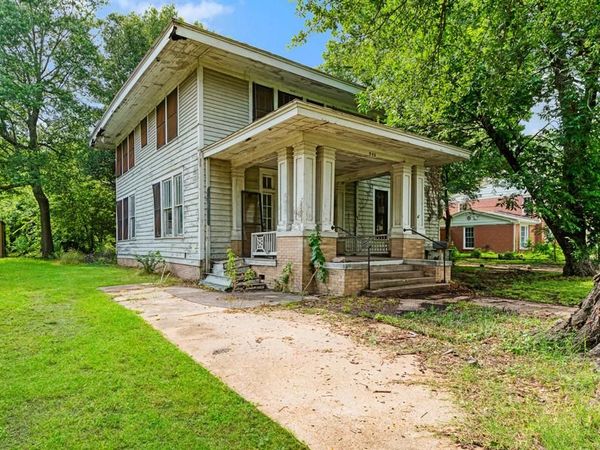 946 S Church Street, Paris, TX 75460