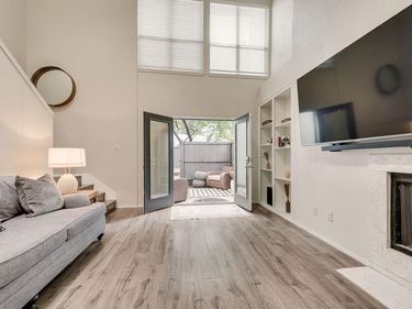 3906 Buena Vista Street, Unit 18, Dallas, TX 75204