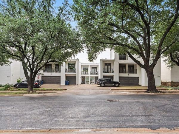 3906 Buena Vista Street, Unit 18, Dallas, TX 75204