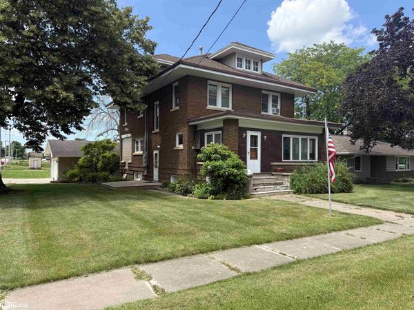 138 Franklin Street, Ackley, IA 50601
