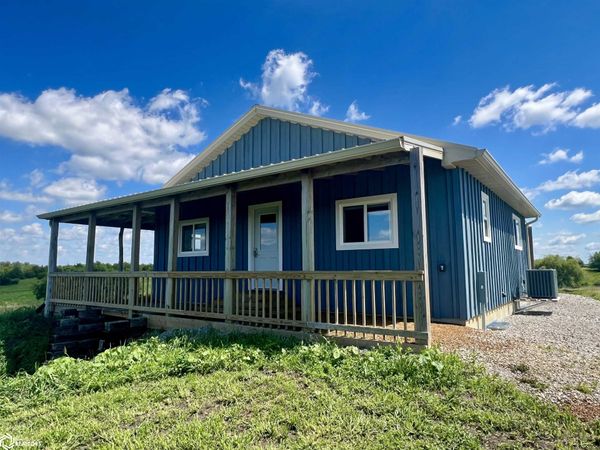 1569 Jasmine Avenue, Fairfield, IA 52556