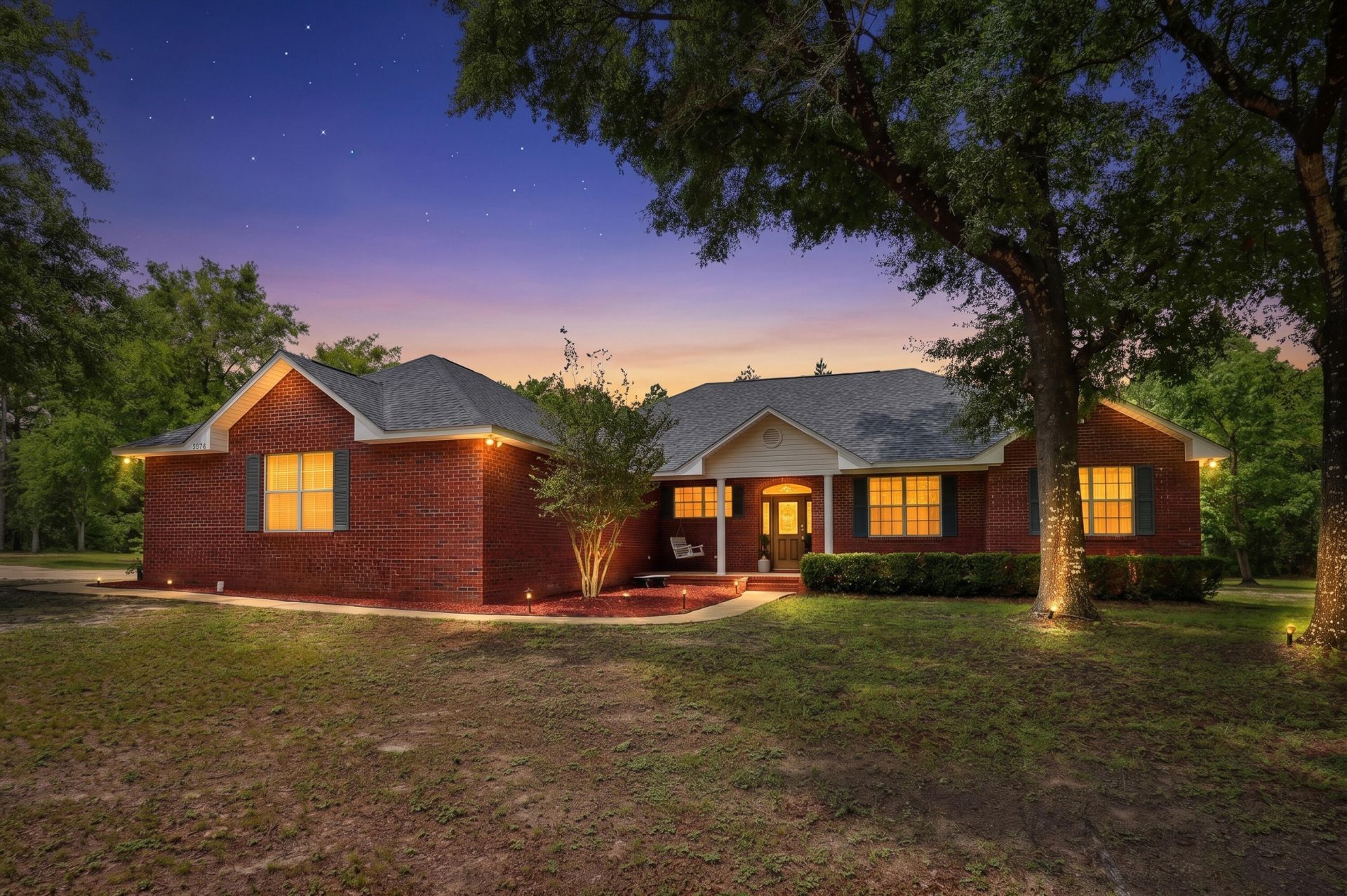 5870 Oakcrest Drive, Crestview, FL 32539 Main Photo