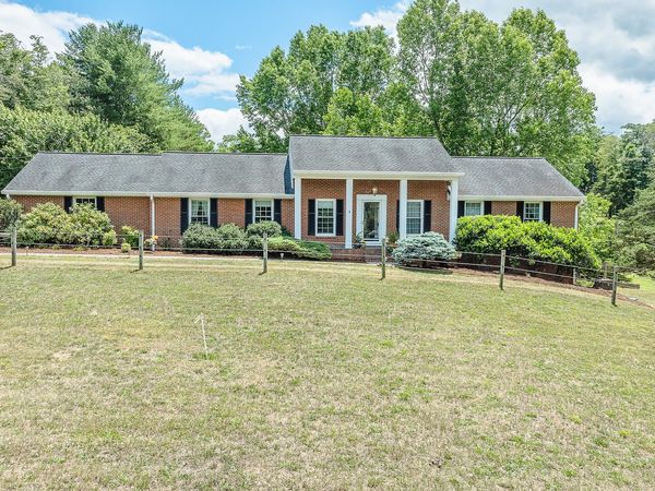 815 Brunswick Forge RD, Troutville, VA 24175