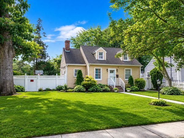86 Jesse Street , Freeport, NY 11520
