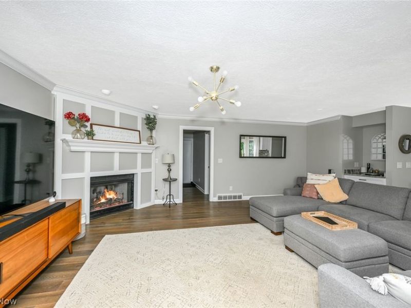 8465 Settlers Passage, Brecksville, OH 44141 Photo 6