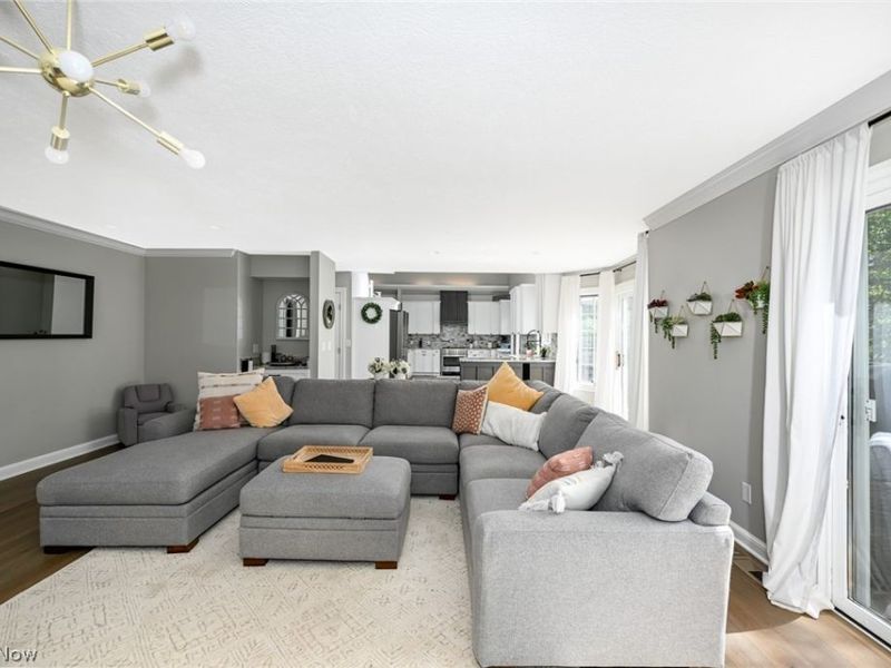 8465 Settlers Passage, Brecksville, OH 44141 Photo 7