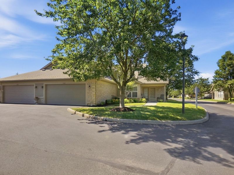 5382 Knotting Woods Drive , Westerville, OH 43081 Photo 2